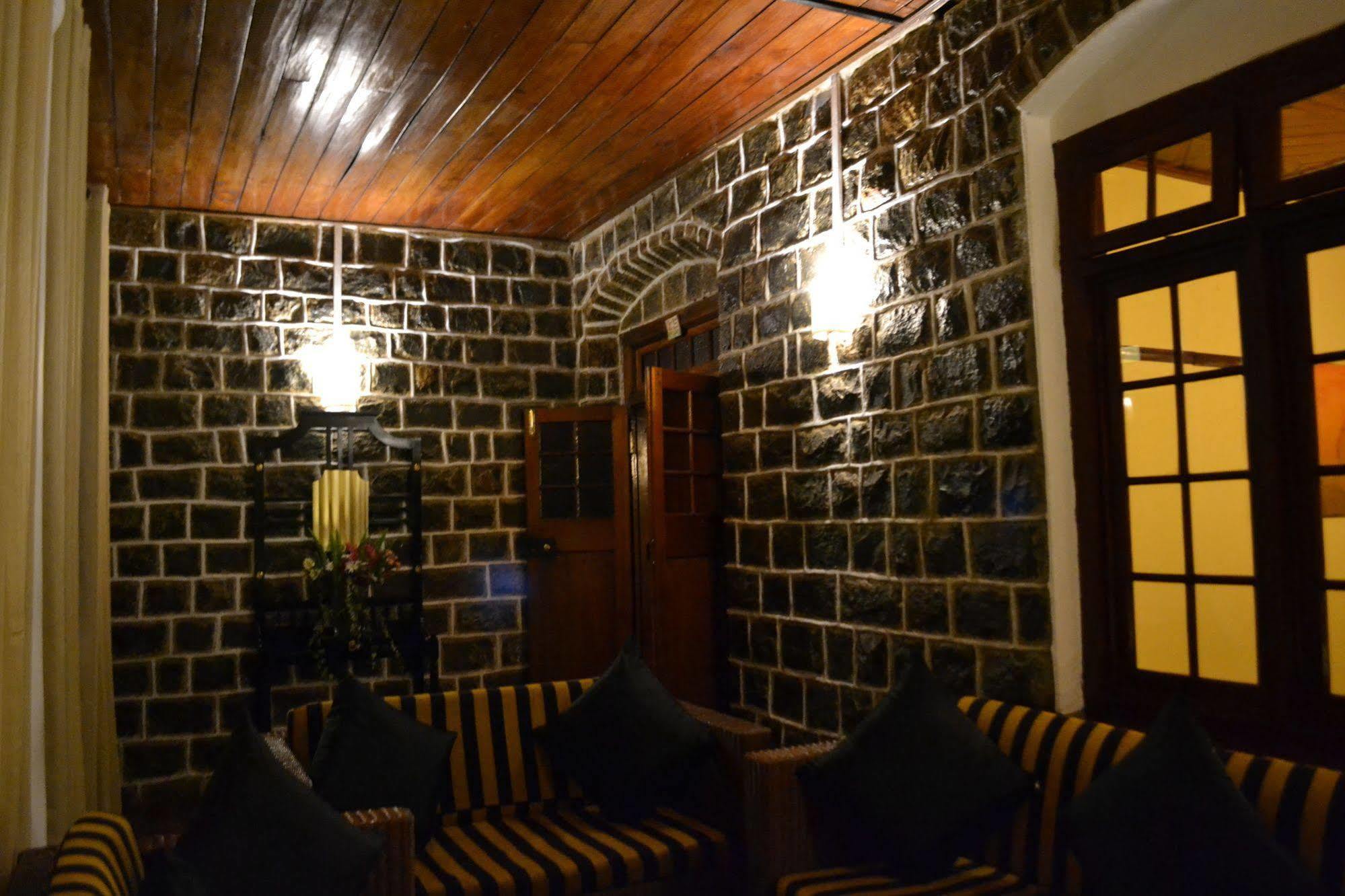 Brockenhurst Bungalow Нувара-Элия Экстерьер фото